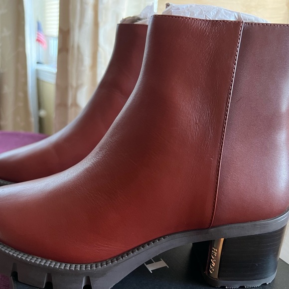 Woman Coach Ankle Leather Boots - Picture 7 of 10